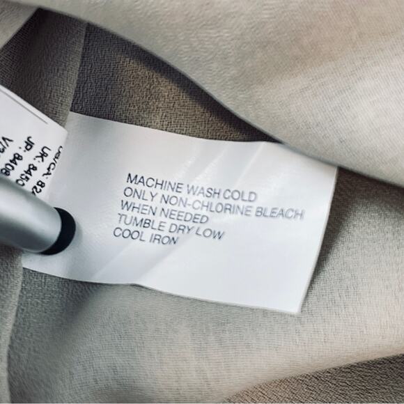 GAP Animal Print Tank Top Size Large - Picture 9 of 9